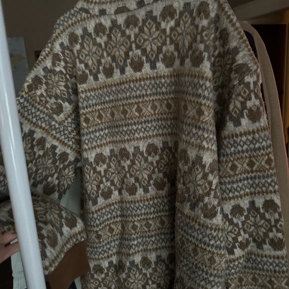 Women’s Cozy Patterned QuarterZip - Picture 4 of 4